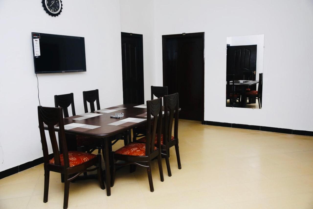 Lux Lounge Guest House 伊斯兰堡 外观 照片