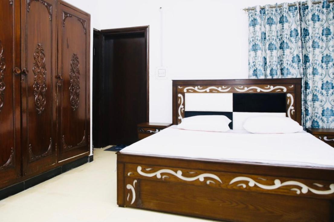 Lux Lounge Guest House 伊斯兰堡 外观 照片