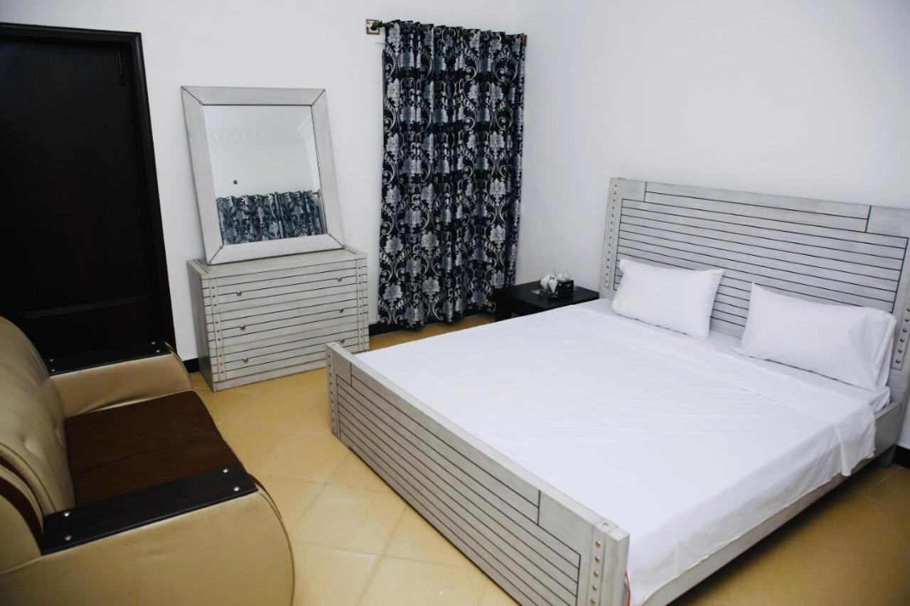 Lux Lounge Guest House 伊斯兰堡 外观 照片