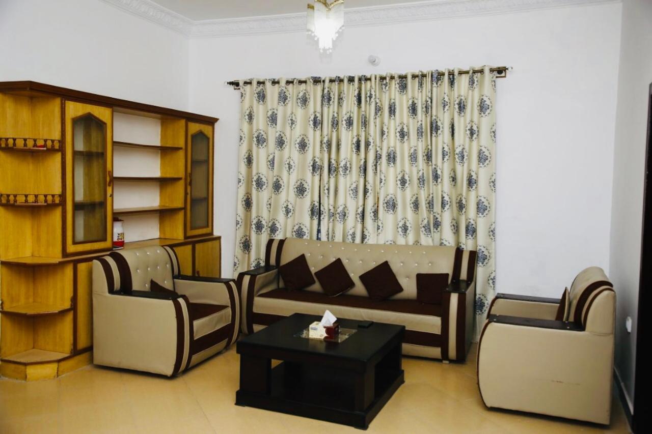 Lux Lounge Guest House 伊斯兰堡 外观 照片