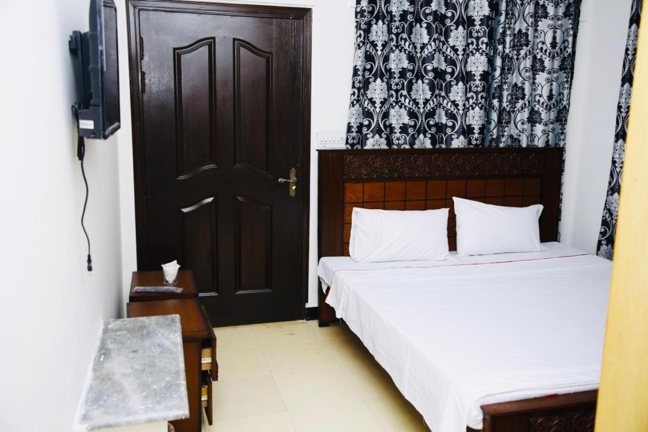 Lux Lounge Guest House 伊斯兰堡 外观 照片