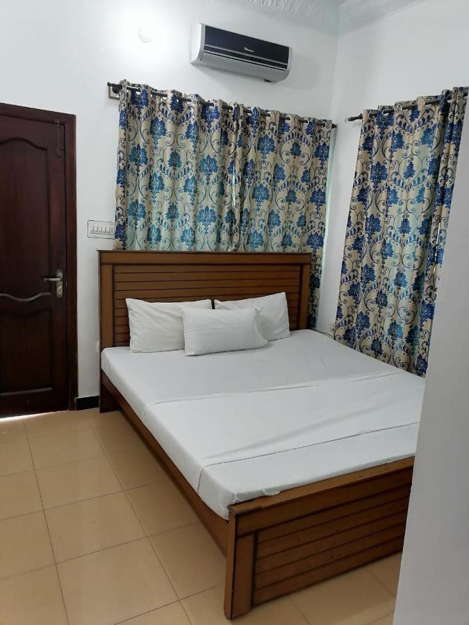 Lux Lounge Guest House 伊斯兰堡 外观 照片