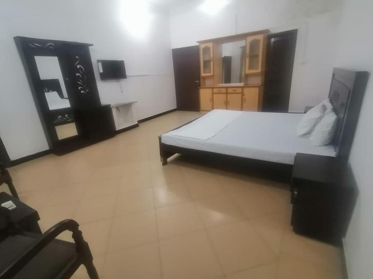 Lux Lounge Guest House 伊斯兰堡 外观 照片