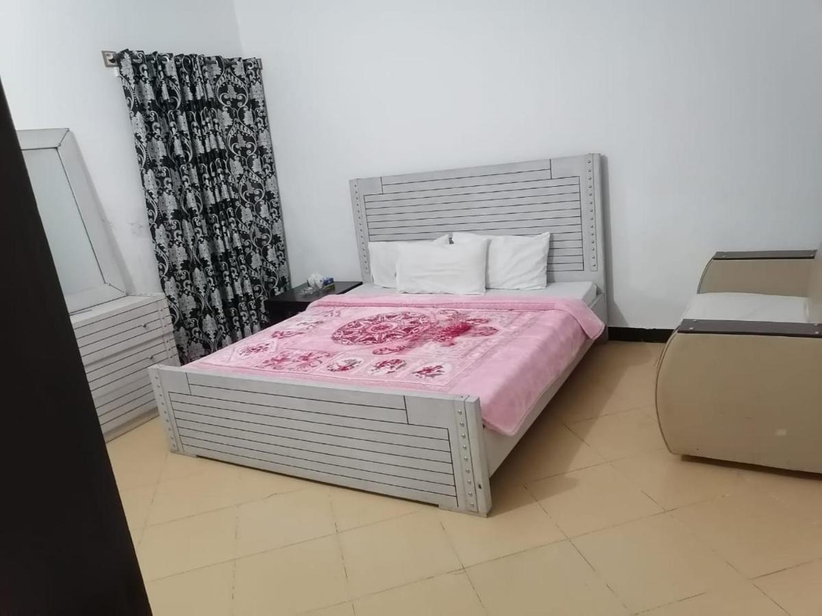 Lux Lounge Guest House 伊斯兰堡 外观 照片