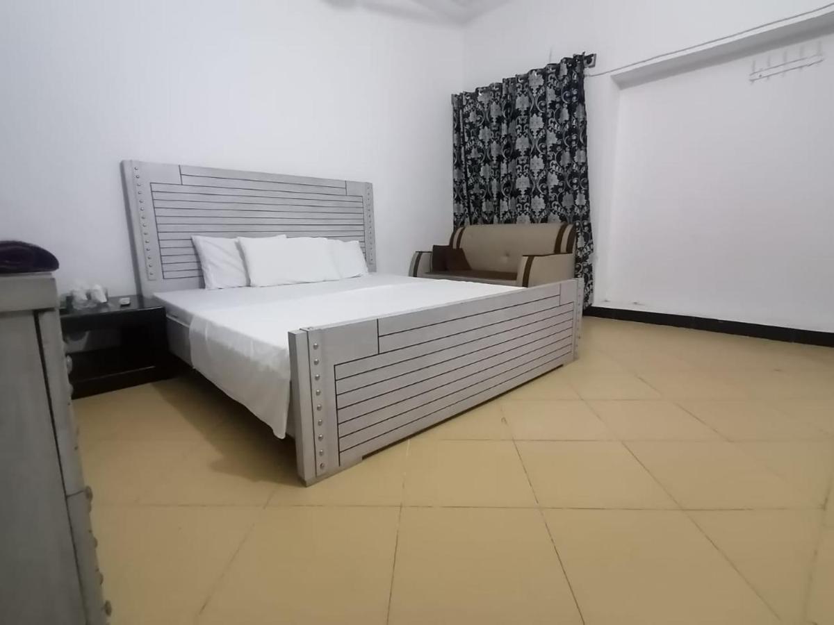 Lux Lounge Guest House 伊斯兰堡 外观 照片