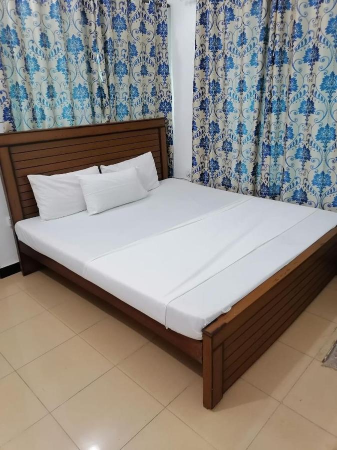 Lux Lounge Guest House 伊斯兰堡 外观 照片