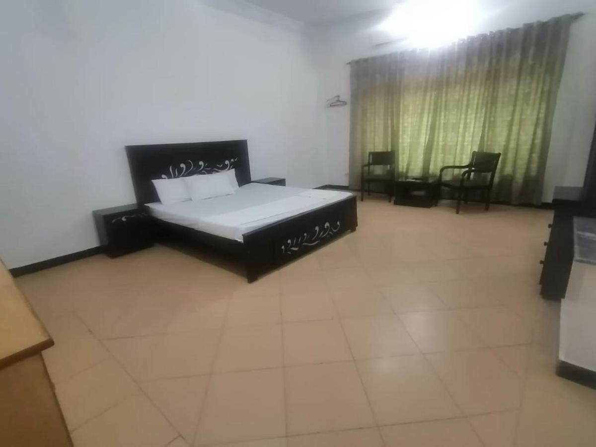 Lux Lounge Guest House 伊斯兰堡 外观 照片