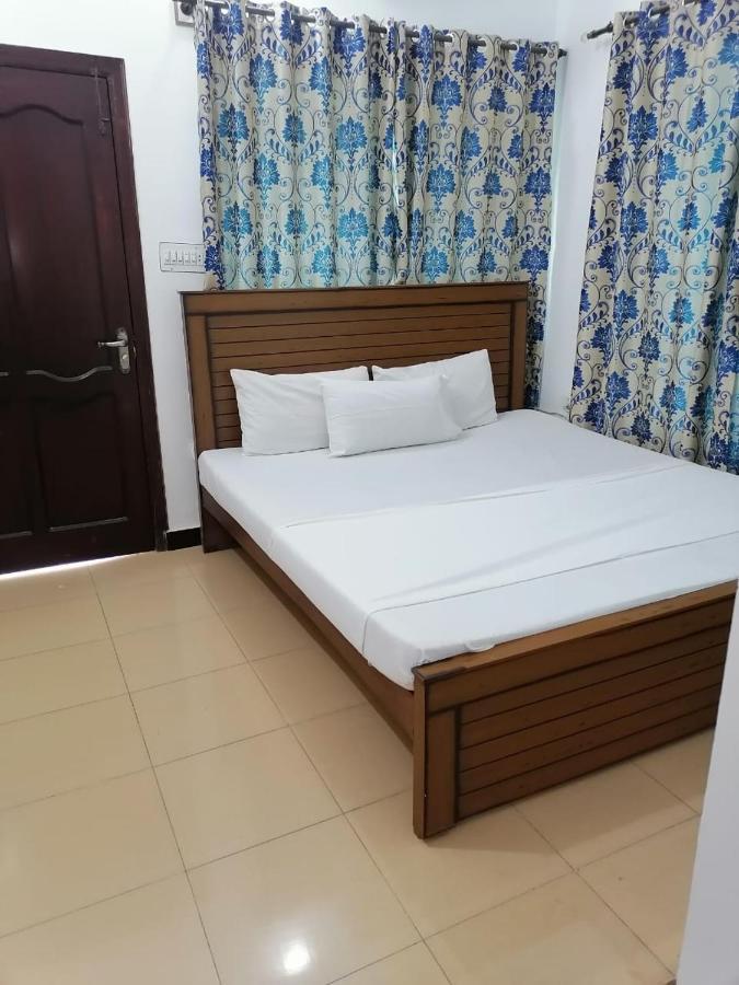 Lux Lounge Guest House 伊斯兰堡 外观 照片
